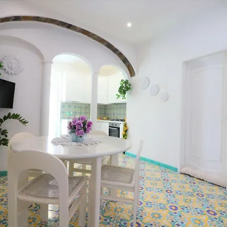 Apartamento Sorrento Realty Holidays - Erika Apt