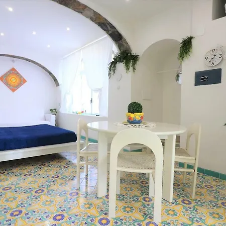 Sorrento Realty Holidays - Erika Apt
