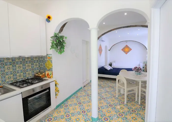 Апартаменты Sorrento Realty Holidays - Erika Apt Позитано