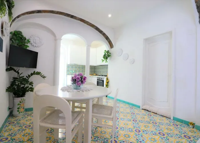 Апартаменты Sorrento Realty Holidays - Erika Apt