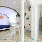 Sorrento Realty Holidays - Erika Apt Positano