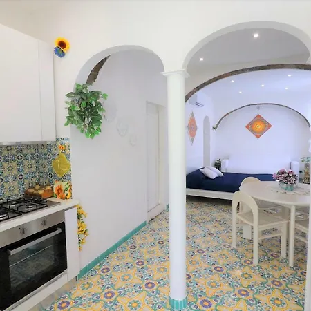 Apartment Sorrento Realty Holidays - Erika Apt Positano